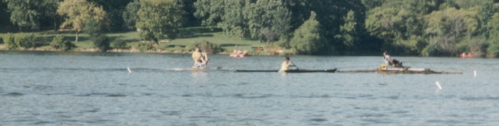 Warren Beuchamp, Rich Hodgekins, and Jake Free battle it out for the lead in 2004 Rockford Hydrobowl Croterium